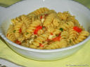 Fusilli alla carbonara con capperi e peperoni