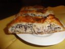 Strudel salato con radicchio rosso, speck e formaggio