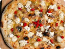 Pizza bianca ai formaggi.