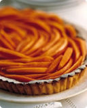 Crostata alla papaya con crema pasticciera.