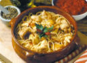 Zuppa di spaghetti con pollo alla maremmana.