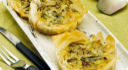 Tortini di fillo ai carciofi e scamorza.
