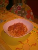 Pasta con sugo di peperoni e melanzana viola