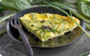 Frittata con uova e asparagi selvatici.