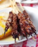 Arrosticini spiedini di carne di pecora tipici della cucina abruzzese.