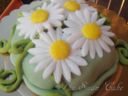 Torta compleanno con margherite