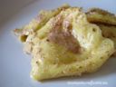 Ravioloni allo speck e sugo di nocciole