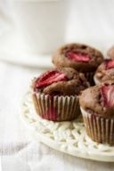 Muffins al cioccolato con fragole / Chocolate muffins with strawberries recipe