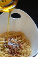 Spaghetti aglio, olio e peperoncino / Spaghetti with garlic, olive oil and chili flakes