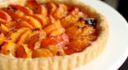 La crostata di albicocche fresche e crema, ecco la ricetta veloce