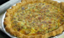 La quiche ai cipollotti e caprino con la ricetta veloce