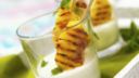 Yogurt al cocco con ananas e menta: la ricetta per uno spuntino sano e goloso