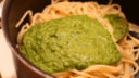Pasta al pesto di mandorle e zucchine da fare con la ricetta semplice