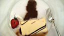 Ecco il semifreddo al cioccolato bianco e cocco per un dessert goloso