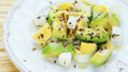 Insalata di feta e avocado, la ricetta light e sfiziosa