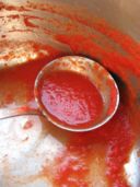 La salsa .. di pomodoro chiaramente !