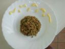 Primi piatti per l'estate: farro con gamberetti, pesto e bufala