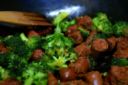 Broccoli e salsiccia con la ricetta facile da fare in padella