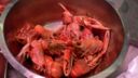 Come preparare gli scampi al forno: la ricetta con patate