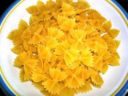 Ricetta primi piatti: farfalle al pesce spada e pistacchi