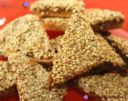 Ricette stuzzichini: toast al sesamo con maiale e gamberi