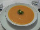 La ricetta della vellutata nella variante di zucca, di carote e di piselli