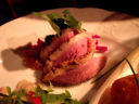Petto d'anatra affumicato con salsa allo yogurt e curry