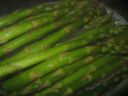 Uno stuzzichino sfizioso: involtini di prosciutto ed asparagi