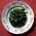 Contorni sfiziosi e semplici: Spinaci con uvetta e pinoli.