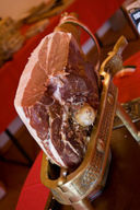 Ricette di Natale: cestini di sfoglia con Parmigiano e prosciutto crudo