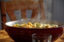 Ricette vegetariane: fusilli di farro con spinaci e ceci