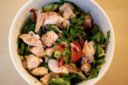 La ricetta dell'insalata di pollo per i pranzi estivi