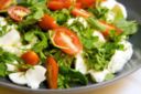 Ricette insalate: a base di rucola e pomodorini