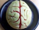 Idee per Halloween: l'anguria a forma di cervello
