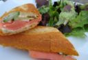 Panini e sandwich: ciabatta con salmone e valeriana