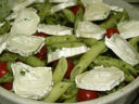 Penne con patate, pomodori e pesto