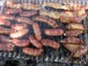 Con gli avanzi del barbecue: le salsicce al sugo