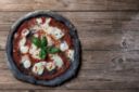 Pizza al carbone vegetale