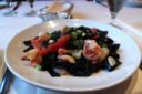 Tagliatelle nere con gamberi e pomodorini