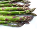 Gli asparagi gratinati al forno con speck come contorno per San Valentino