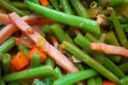 Fagiolini e carote con prosciutto cotto per far mangiare le verdure ai bambini