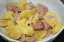 Insalata tedesca con patate e wurstel