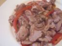 Ricette Natale, coniglio con peperoni e funghi senza pomodoro