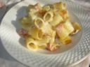 Pasta gratinata con besciamella al pecorino, primo piatto per le feste