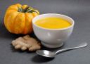 Prepara la colorata zuppa invernale a base di zucca e zenzero