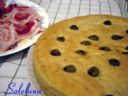 FOCACCIA AL ROSMARINO E OLIVE