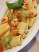 Mezze maniche gamberetti e zucchine