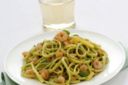 Linguine al pesto di gamberetti e aromi