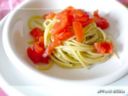 Spaghettotto d’acchiughe con aglio bruciato e crudo di pomidoro