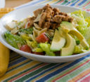 Insalata verde pollo e avocado